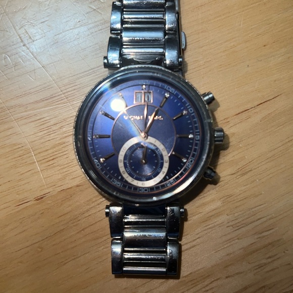 Michael Kors Watch - Picture 6 of 6